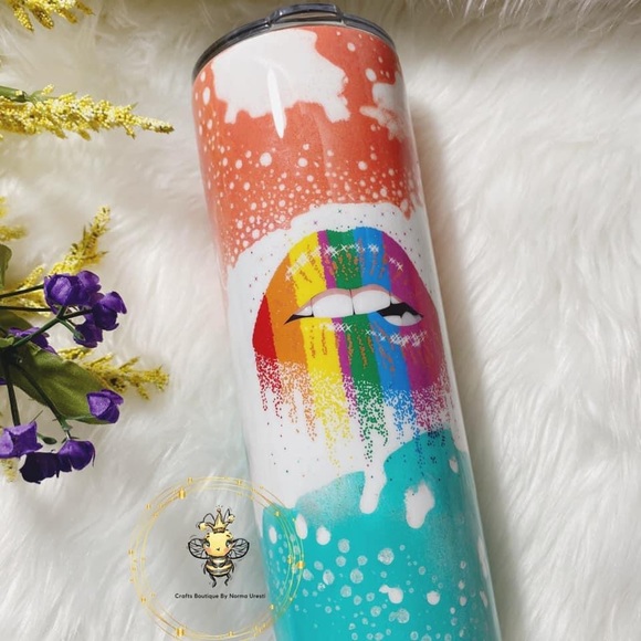 hobbeesboutique Accessories - 20oz Power wash  Dripping Lips Glitter Tumbler